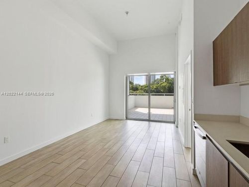 305-1600 Sw 1st Ave, Miami, FL, 33129-1117 | Card Image