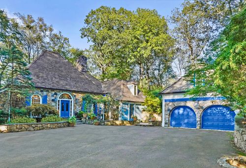 250 Saddle Hill Rd, Stamford, CT, 06903-2301 | Card Image