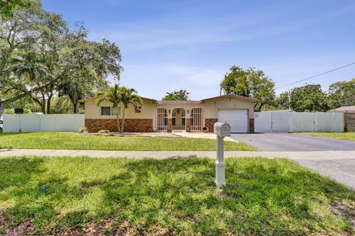 9101 Sw 52nd Ct, Cooper City, FL, 33328-5018 | Card Image
