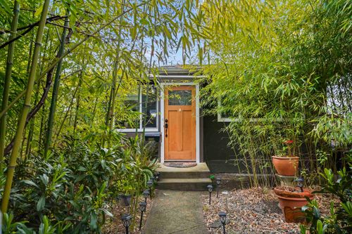 2850 E 6th Avenue, Vancouver, BC, V5M1R8 | Card Image