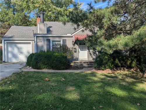 3204 56th St, Kansas City, MO, 64119-2644 | Card Image