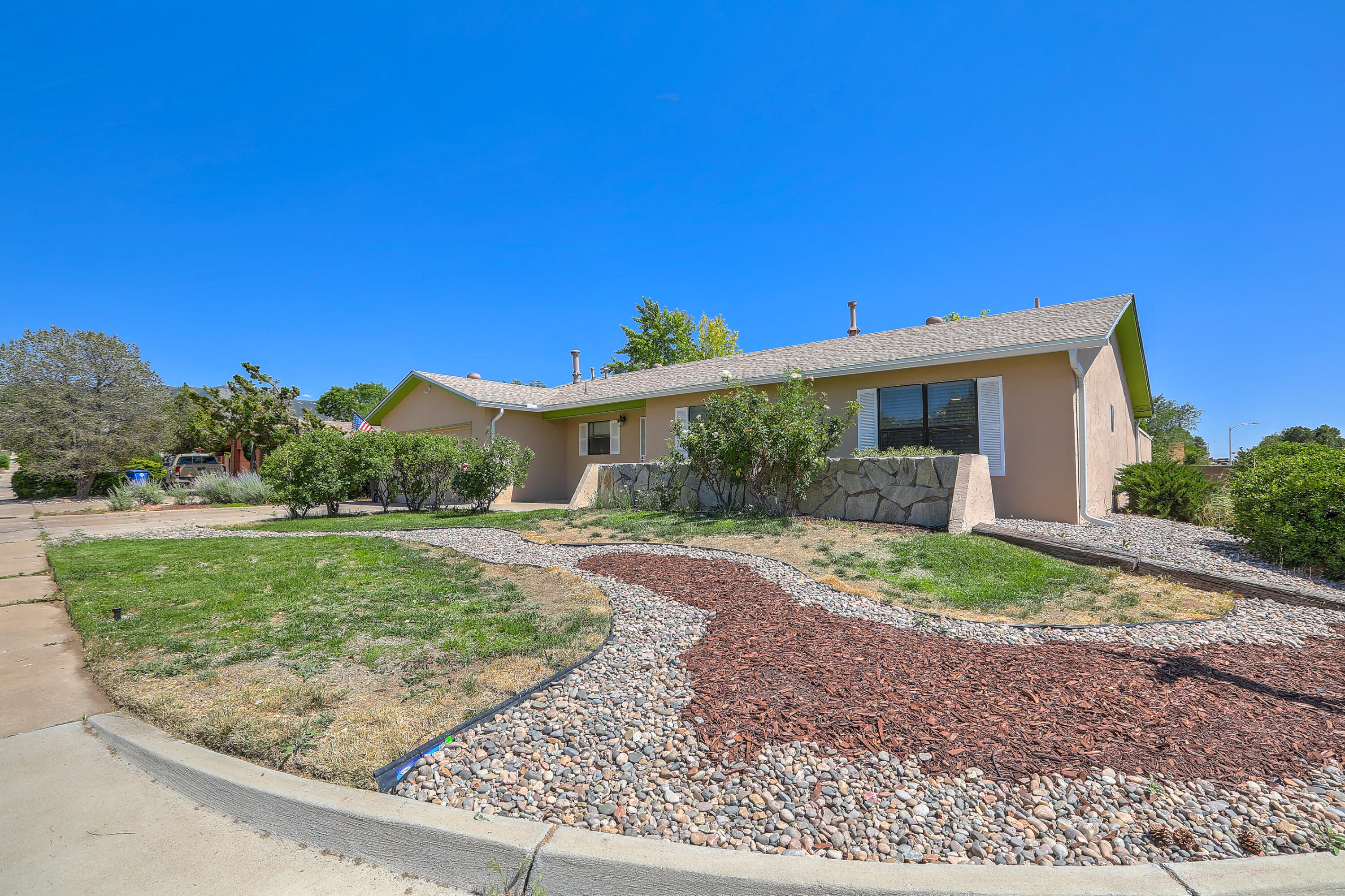 Spain Rd, Albuquerque, NM 87111