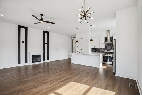 2211 18th Ave N, Nashville, TN, 37208-1124 | Card Image