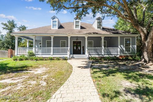3529 Montgomery Ln, Pascagoula, MS, 39567-7584 | Card Image