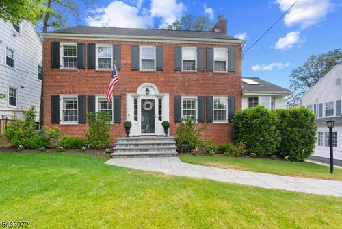 7 Birdseye Gln, Verona, NJ, 07044-2304 | Card Image