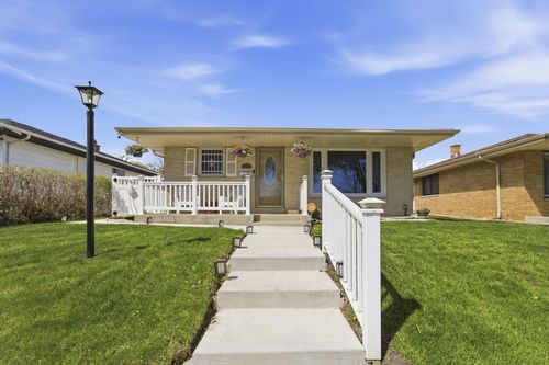 5707 N 72nd Street N, Milwaukee, WI, 53218 | Card Image