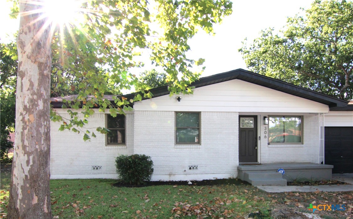 Oak St, Copperas Cove, TX 76522