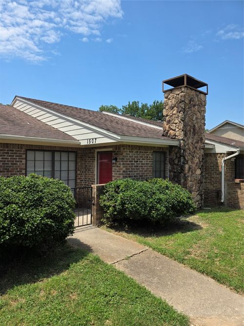 1507 Cherrycrest St, Dallas, TX, 75228-5140 | Card Image