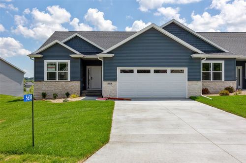5638 Meadow Grass Cir Se, Cedar Rapids, IA, 52403-7067 | Card Image
