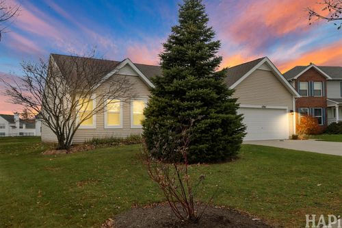 10967 Braemar Pkwy, Huntley, IL, 60142-9017 | Card Image