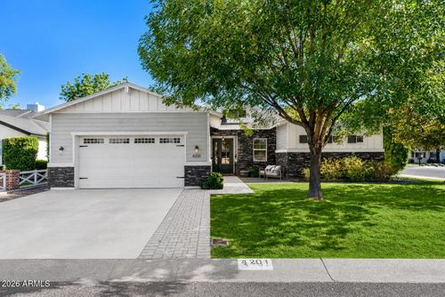 4201 E Cheery Lynn Rd, Phoenix, AZ, 85018-6428 | Card Image