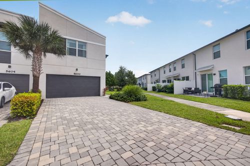 5600 Mentmore Dr, Mangonia Park, FL, 33407-2127 | Card Image
