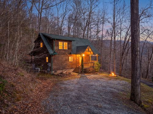 2015 Bettys Creek Rd, Sylva, NC, 28779-5201 | Card Image