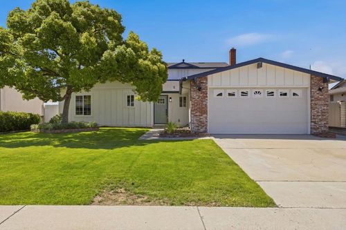 9633 Lutheran Way, Santee, CA, 92071-1508 | Card Image