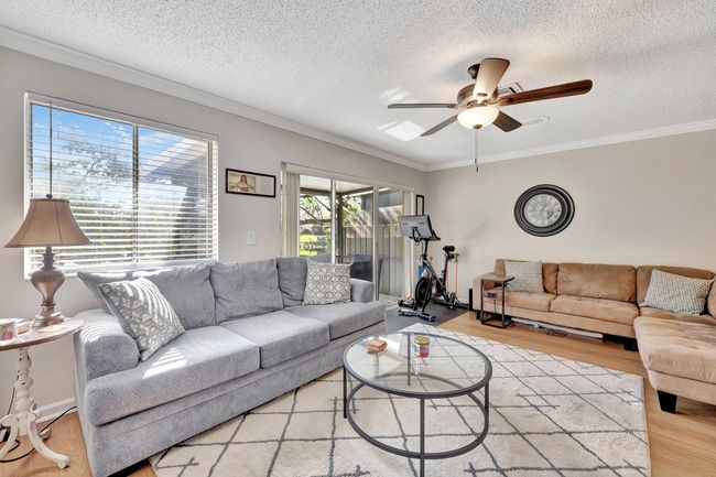 2190 Discovery Cir W, Condo with 2 bedrooms, 3 bathrooms and null parking in Deerfield Beach FL | Image 13