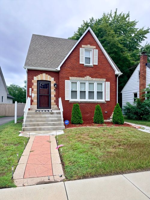 122 Warren St, Calumet City, IL, 60409-4813 | Card Image
