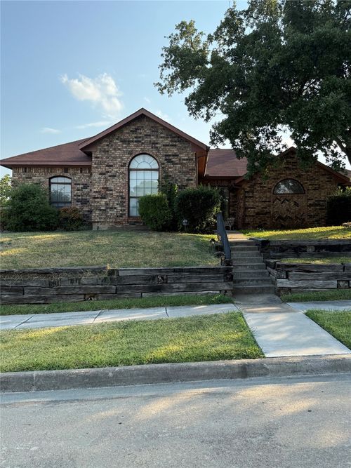 4913 Van Ness St, Garland, TX, 75043-7512 | Card Image