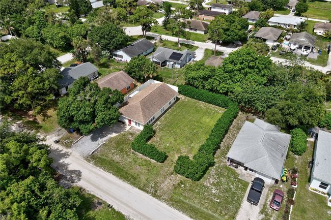 2225 86 Th Dr, House other with 2 bedrooms, 2 bathrooms and null parking in Vero Beach FL | Image 11