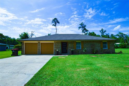 154 Wood Manor Ln, Sour Lake, TX, 77659-9269 | Card Image