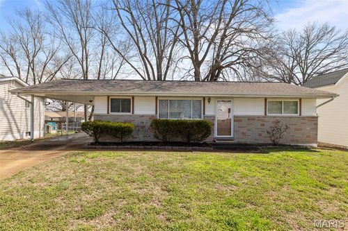 10556 Crecelius Dr, Saint Louis, MO, 63123-5022 | Card Image