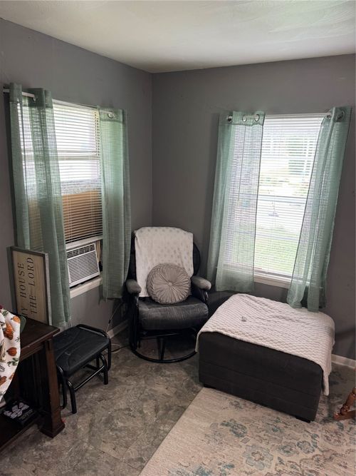 1-3-301 W Chestnut St, Kaufman, TX, 75142-1951 | Card Image