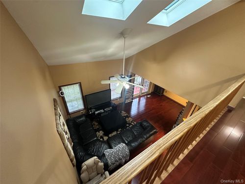 125 Pinebrook Dr, Hyde Park, NY, 12538-1856 | Card Image