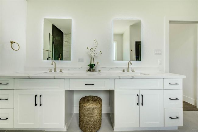 Double vanity | Image 44