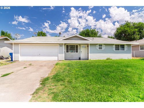 935 E Gladys Ave, Hermiston, OR, 97838-2022 | Card Image