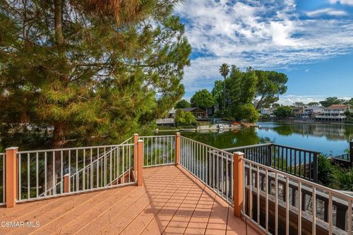 30757 Canwood St, Agoura Hills, CA, 91301-2022 | Card Image