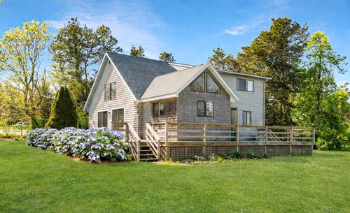 90 Schoolhouse Rd, Edgartown, MA, 02539-7815 | Card Image