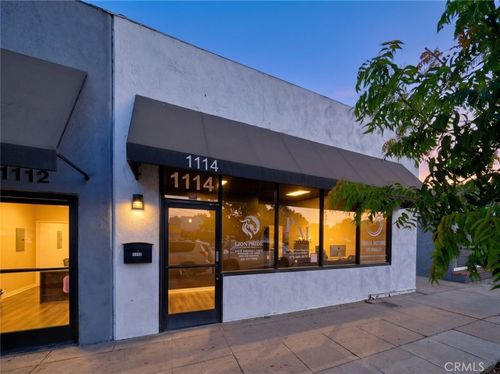 1114 W Magnolia Blvd, Burbank, CA, 91506-1812 | Card Image