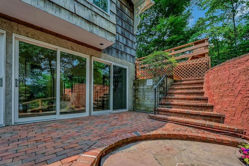10 Maple Ave, Setauket, NY, 11733-4014 | Card Image