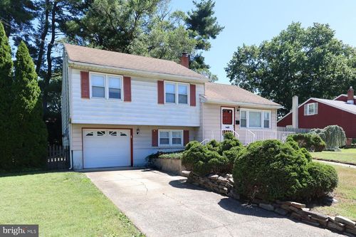 521 Smith Ln, MOUNT HOLLY, NJ, 08060-1004 | Card Image