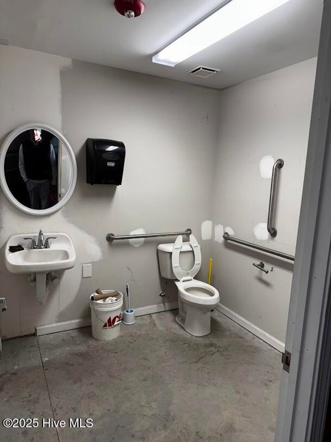 301 Facility Dr, Home with 0 bedrooms, 0 bathrooms and 27 parking in Morehead City NC | Image 11