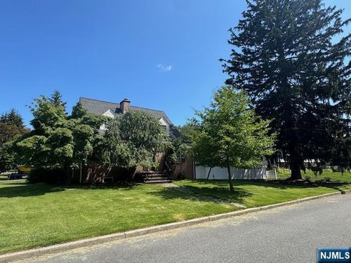 57 Eckerson Ave, Closter, NJ, 07624-2448 | Card Image