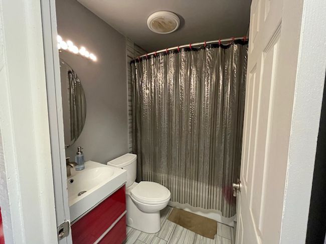 APT-2 - 30 Montego Colony, Condo with 1 bedrooms, 1 bathrooms and 2 parking in Fox Lake IL | Image 9