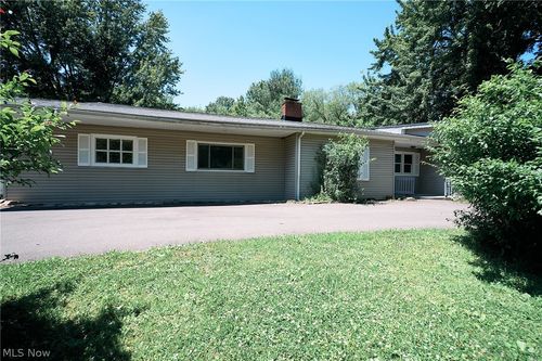 4942 Lear Nagle Rd, North Ridgeville, OH, 44039-2106 | Card Image