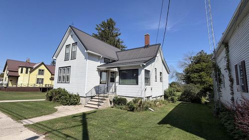 1437 Hawthorne Avenue, Two Rivers, WI, 54241 | Card Image