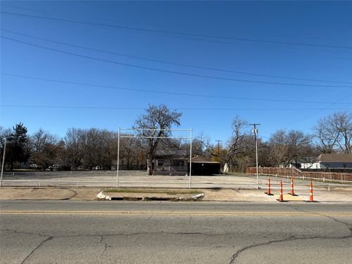 519 S Armstrong Ave, Denison, TX, 75020-4420 | Card Image