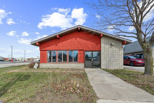2430 Ludington St, Escanaba, MI, 49829-1327 | Card Image