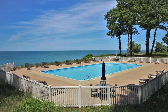 10571 Pinecone Trl, Condo with 3 bedrooms, 3 bathrooms and null parking in South Haven MI | Image 33
