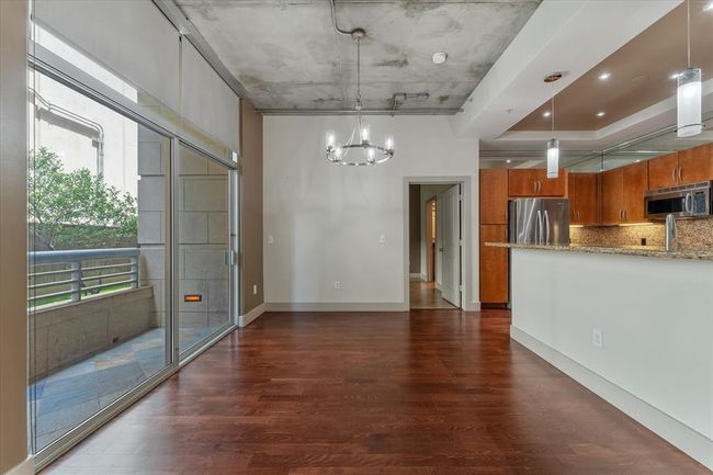 APT-104 - 1901 Post Oak Blvd, Condo with 1 bedrooms, 1 bathrooms and 1 parking in Houston TX | Image 8