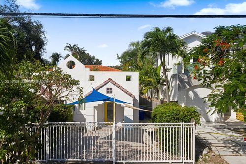 1-3235 Day Ave, Coconut Grove, FL, 33133-5026 | Card Image