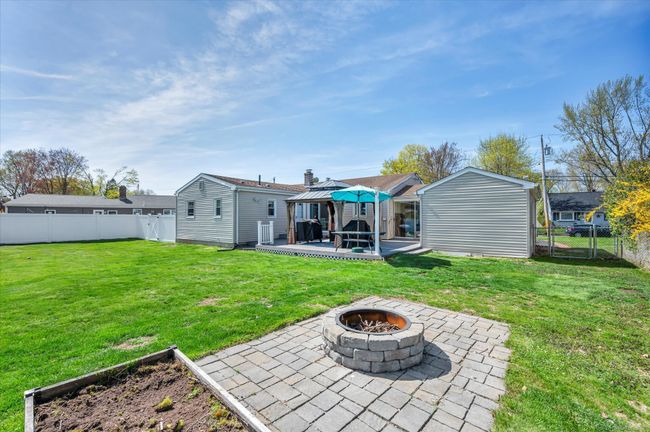117 E Side Dr, House other with 3 bedrooms, 2 bathrooms and null parking in Wallingford CT | Image 26
