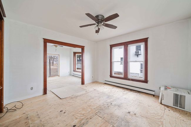 241 W Hardanger Gate, Home with 3 bedrooms, 2 bathrooms and 4 parking in LEE IL | Image 18