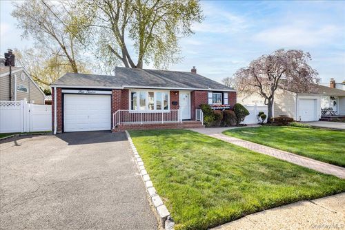 412 Atlantic Ave, Massapequa Park, NY, 11762-1336 | Card Image