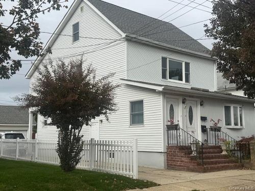 164 Jackson Ave, Mineola, NY, 11501-2422 | Card Image