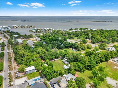 915 Cadillac Ave, Dauphin Island, AL, 36528-4421 | Card Image