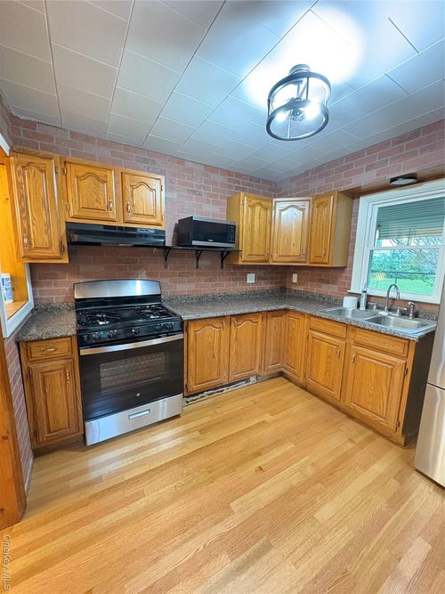 99 River St, Montgomery, NY, 12549-1305 | Card Image