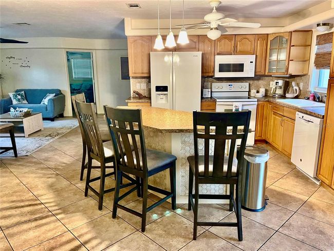 5357 Skyline Pl, House other with 3 bedrooms, 2 bathrooms and null parking in SARASOTA FL | Image 5